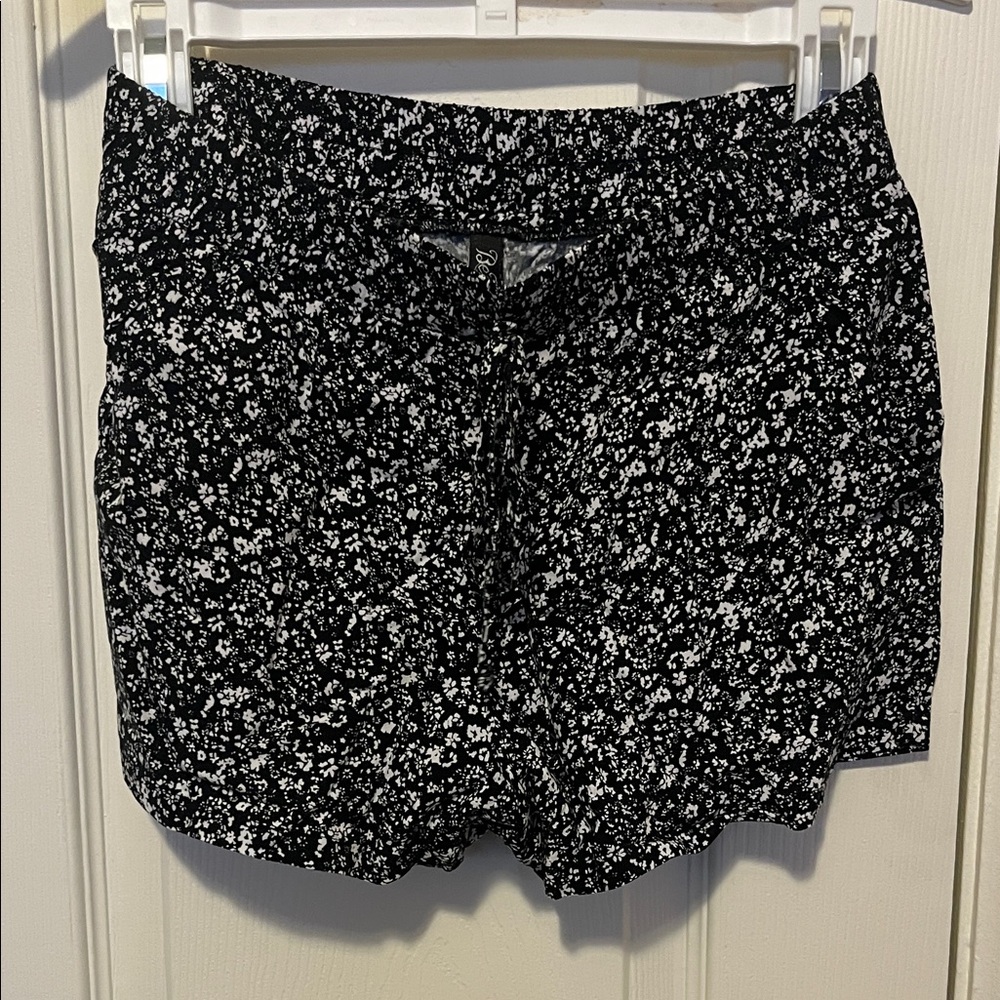 BeBop High Waist Black and White Speckled Shorts